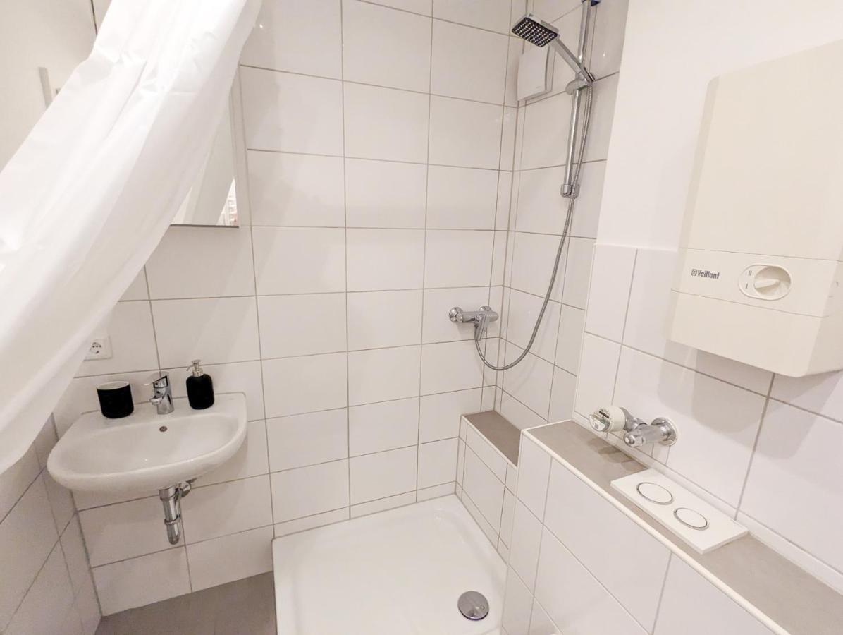 Apartment Mit Kueche, Arbeitsplatz Und Xxl Sofa ノイス エクステリア 写真