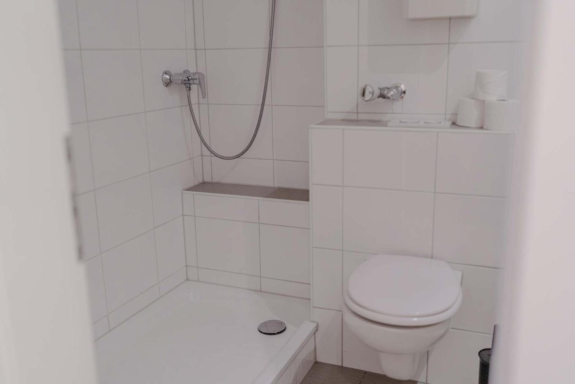 Apartment Mit Kueche, Arbeitsplatz Und Xxl Sofa ノイス エクステリア 写真